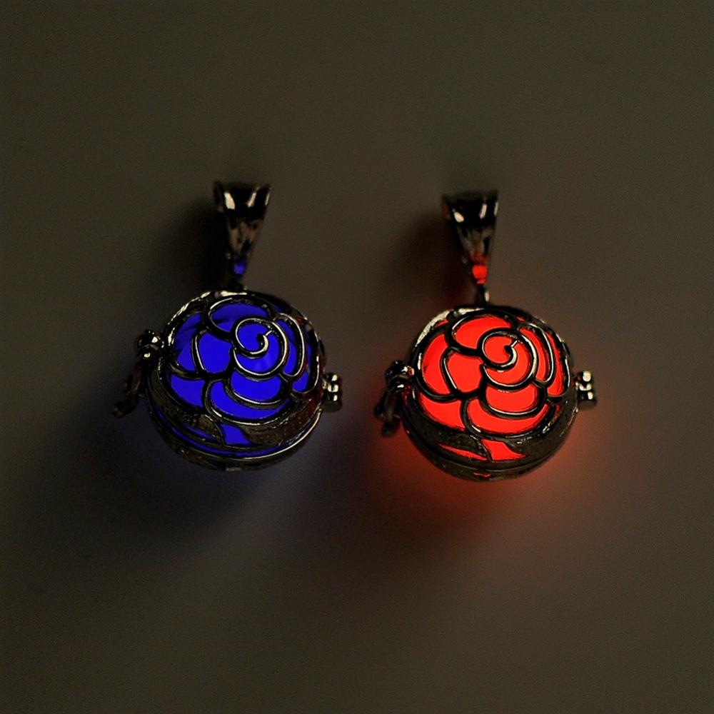 Round Essential Oil Flower Pendant With Glow-In-The-Dark Insert