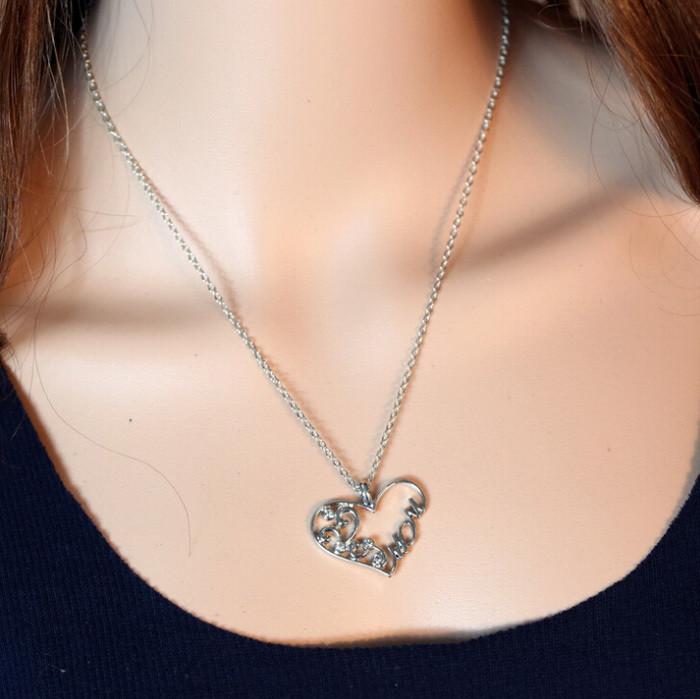 Mom Filigree Heart Necklace