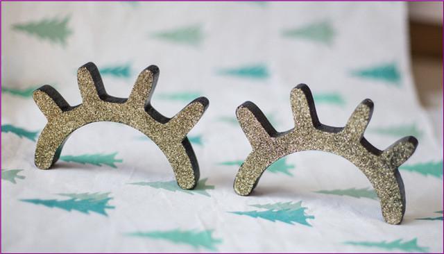 Cute Wood Eyelash Ornament