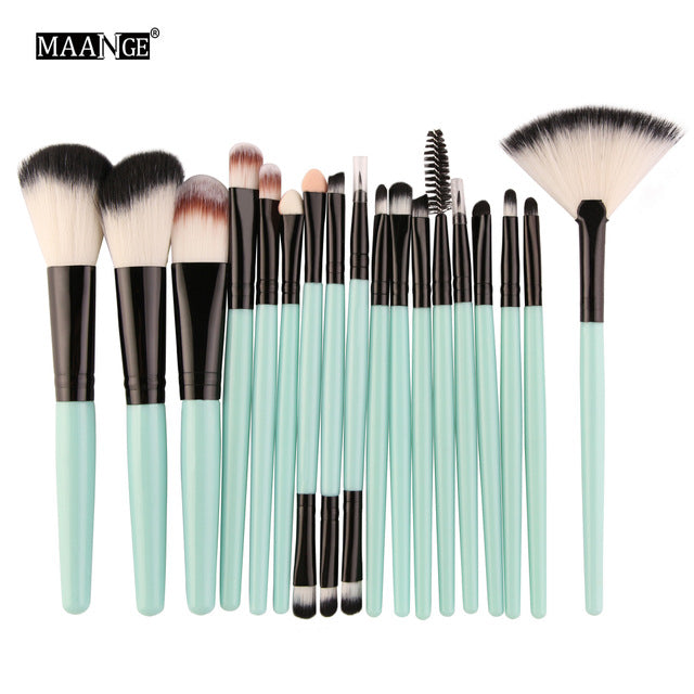 18 Pc Makeup Brush Set