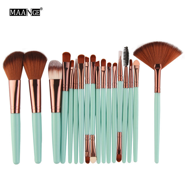 18 Pc Makeup Brush Set
