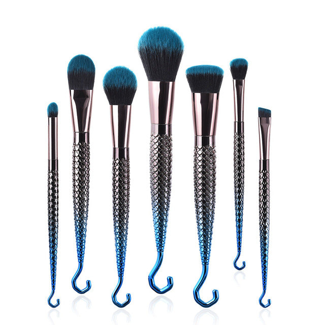 7 & 10pc Fish Hook Makeup Brush Set